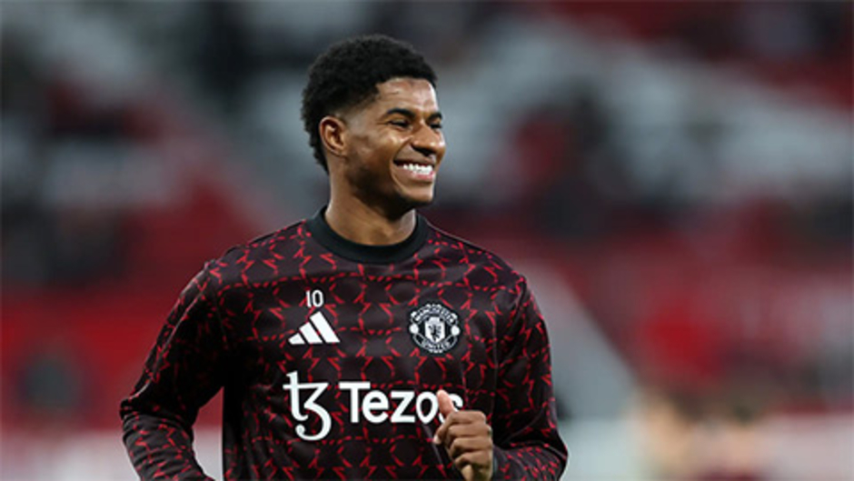 Rashford trở lại MU, tập luyện một mình
