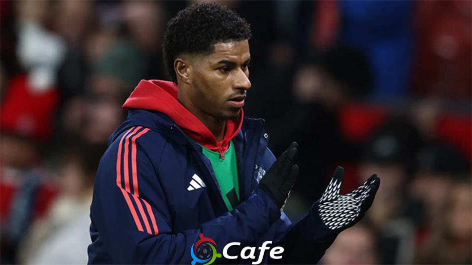 Rashford trở lại MU, tập luyện một mình