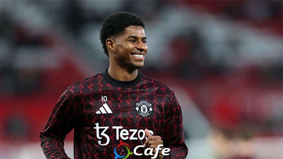 Rashford trở lại MU, tập luyện một mình