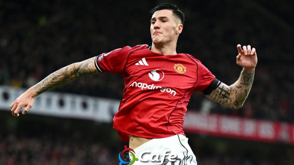Rasmus Hojlund có hành động đầy bất ngờ với Benjamin Sesko