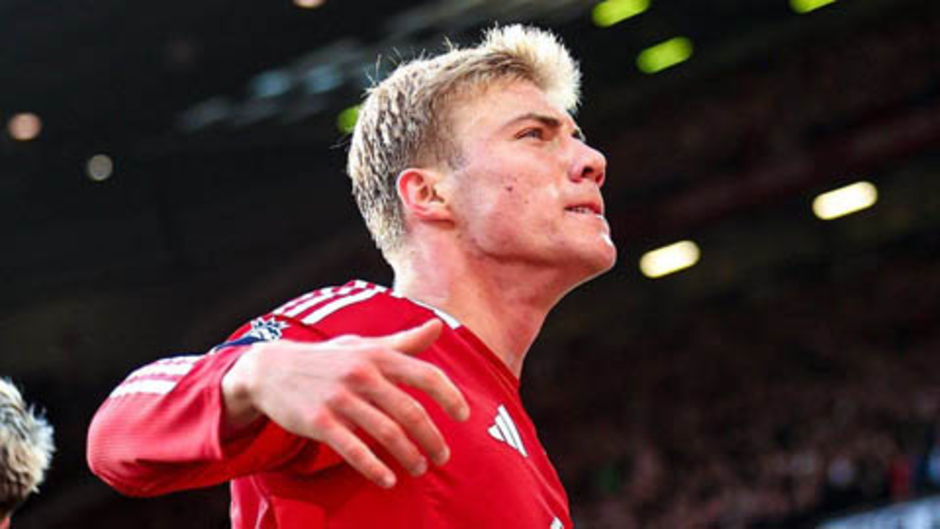 Rasmus Hojlund tỏa sáng giữa 