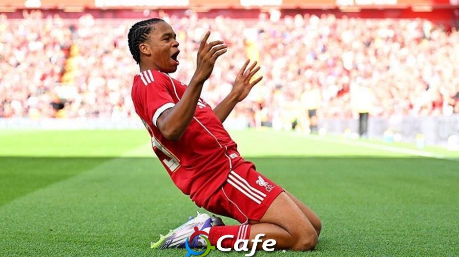 Rio Ngumoha khiến cả Liverpool bừng sáng