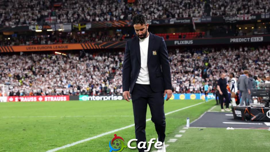 Ruben Amorim ngồi trên lửa
