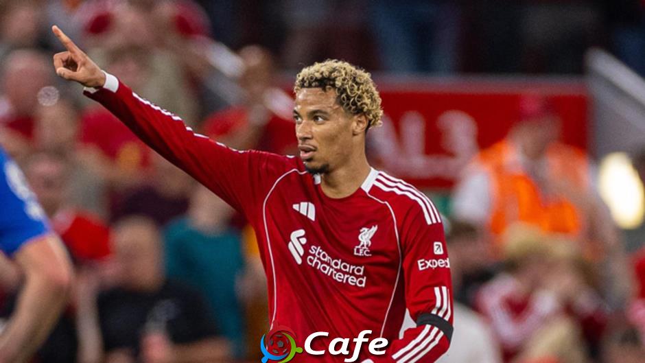 Sai lầm đáng lo ngại mà Slot liên tục mắc phải tại Liverpool