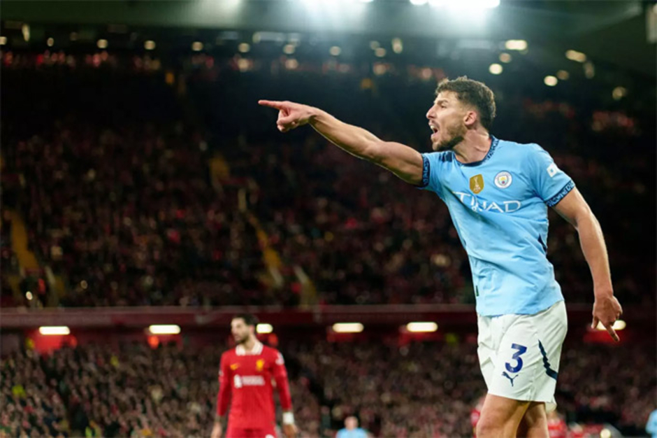 Sao Man City phản ứng gay gắt sau trận thua Liverpool