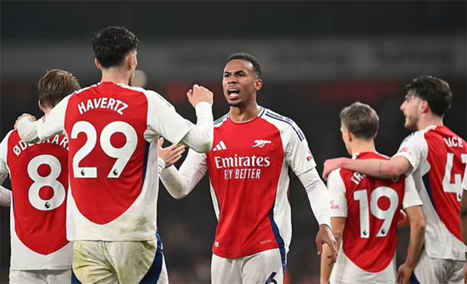 Siêu máy tính dự đoán Arsenal tăng cơ hội vô địch