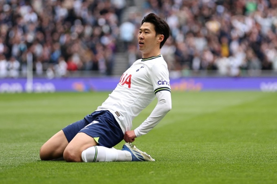 Son Heung-min lập kỳ tích khiến Park Ji-sung ngả mũ