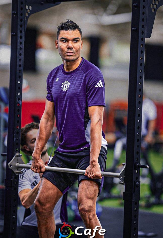 Sững sờ trước màn 'lột xác' về thể hình của Casemiro