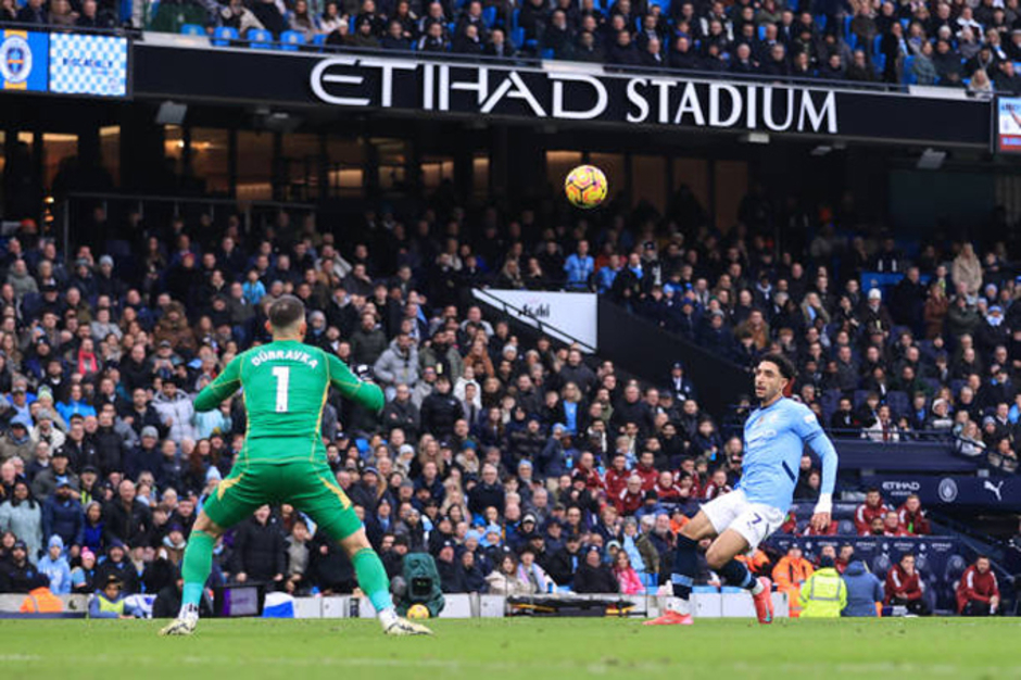 Tân binh Man City 'thông nòng' siêu ấn tượng, Ederson đi vào lịch sử Ngoại hạng Anh