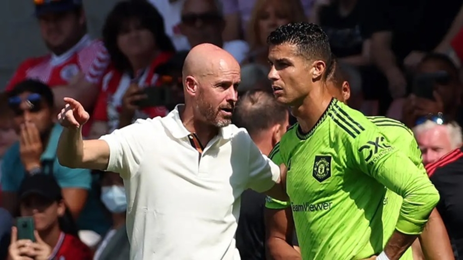 Ten Hag đáp trả sâu cay tới Ronaldo