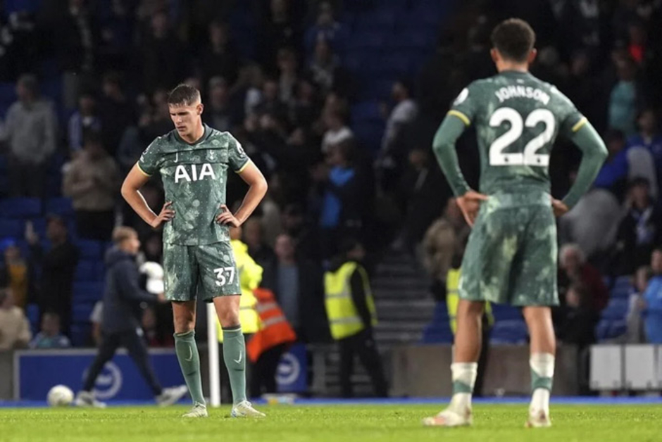 Thảm họa Tottenham với kỷ lục tệ chưa từng thấy