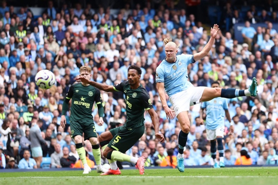 Thêm một ‘cáo buộc’ giáng xuống Man City