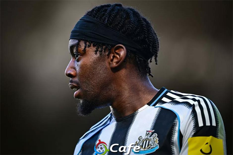 Top 5 bản hợp đồng ‘ăn hại’ tại Premier League sau tháng đầu mùa giải