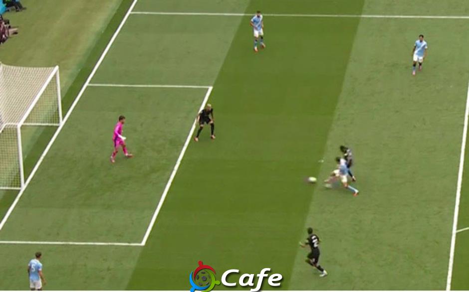 Trafford bắt thế này, Man City phải mua gấp Donnarumma