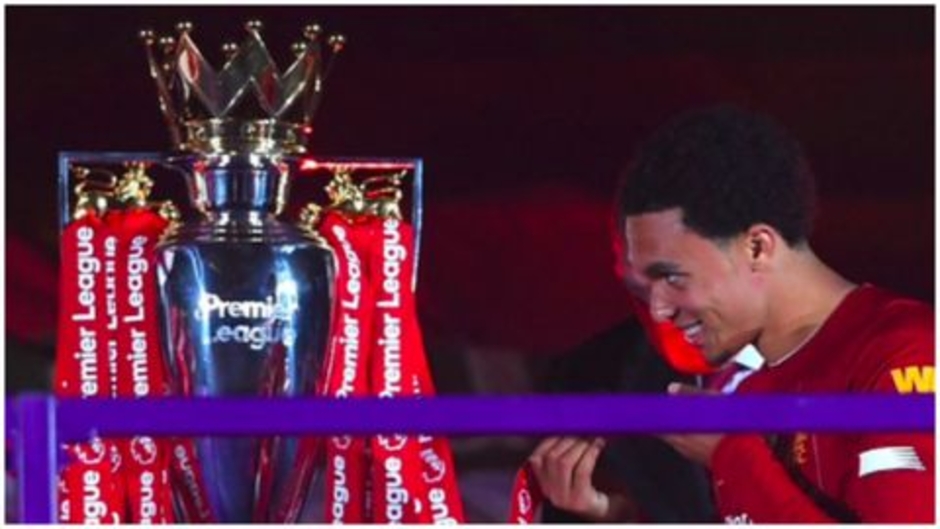 Trent Alexander-Arnold rồi cũng được Liverpool tôn vinh