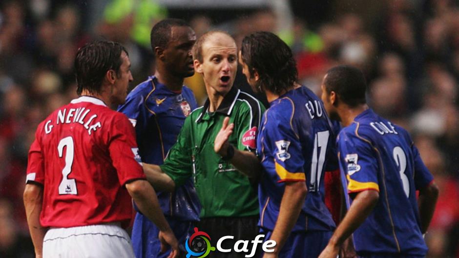 Trọng tài tiếp tay cho MU chấm dứt chuỗi bất bại của Arsenal?&nbsp;