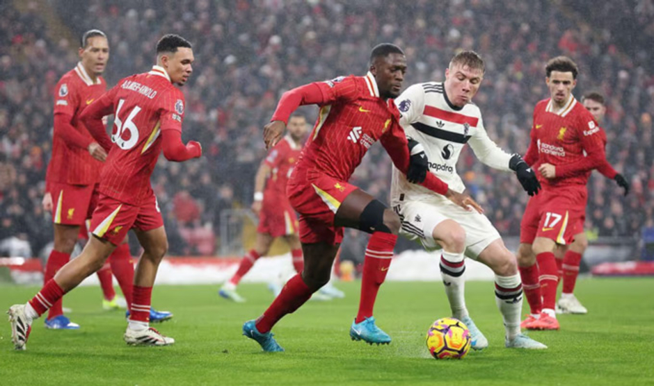 Trực tiếp Liverpool 2-1 MU: Salah đưa Liverpool vượt lên