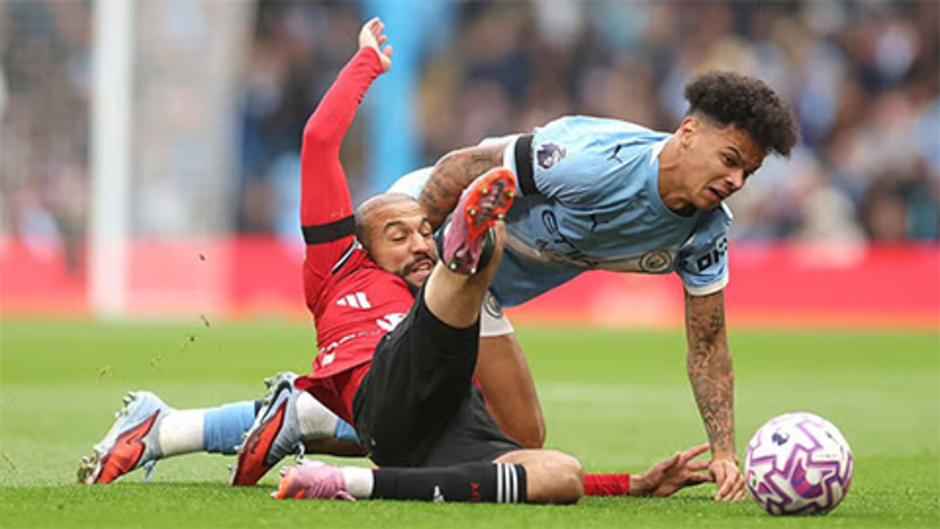 Trực tiếp Man City 1-0 MU: MU ào lên tấn công