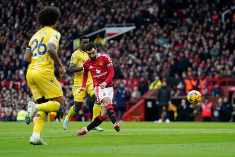 Trực tiếp MU 0-1 Crystal Palace: Mateta mở tỷ số