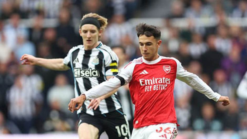 Trực tiếp Newcastle 0-0 Arsenal: Trossard sút trúng cột dọc