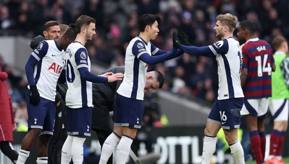 Tường thuật Tottenham 1-2 Newcastle