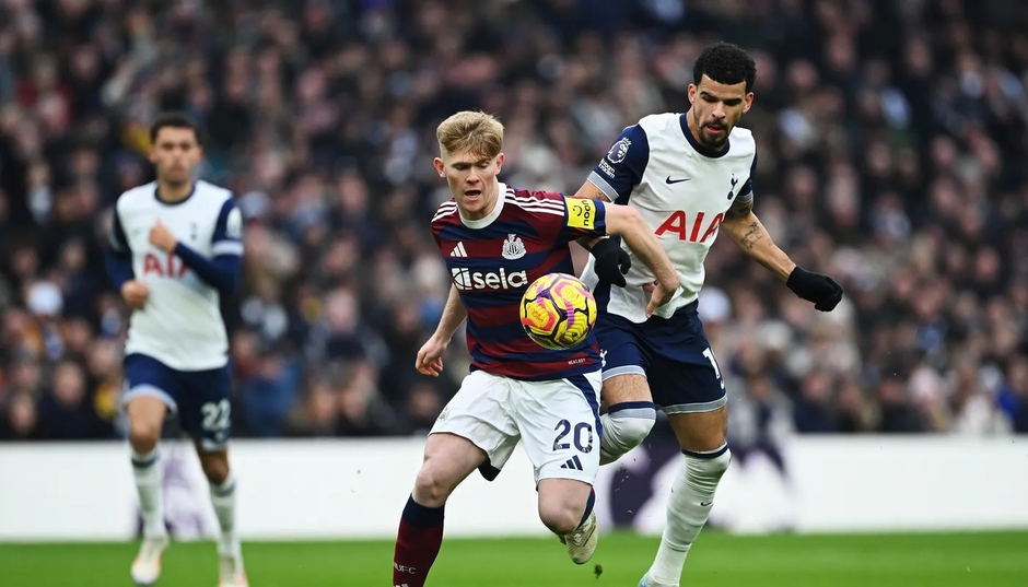 Tường thuật Tottenham 1-2 Newcastle