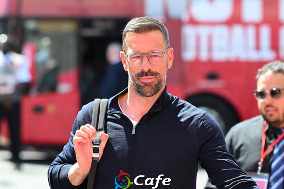 Van Nistelrooy âm thầm chia tay Leicester