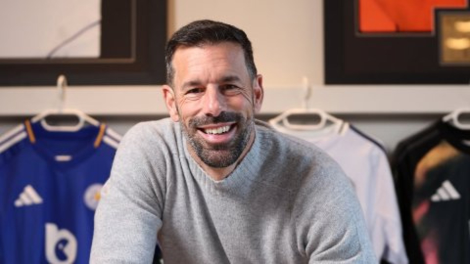 Van Nistelrooy ngay lập tức đi vào lịch sử Premier League