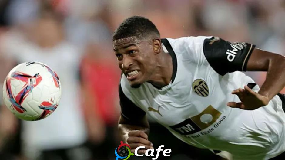 Vì sao Arsenal chi 17 triệu bảng cho một… cầu thủ bóng rổ?