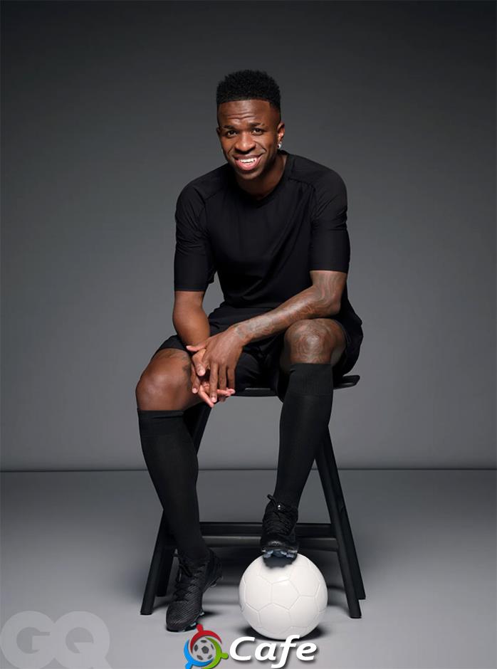 Vinicius: ‘Tôi muốn để lại một di sản ngoài bóng đá’
