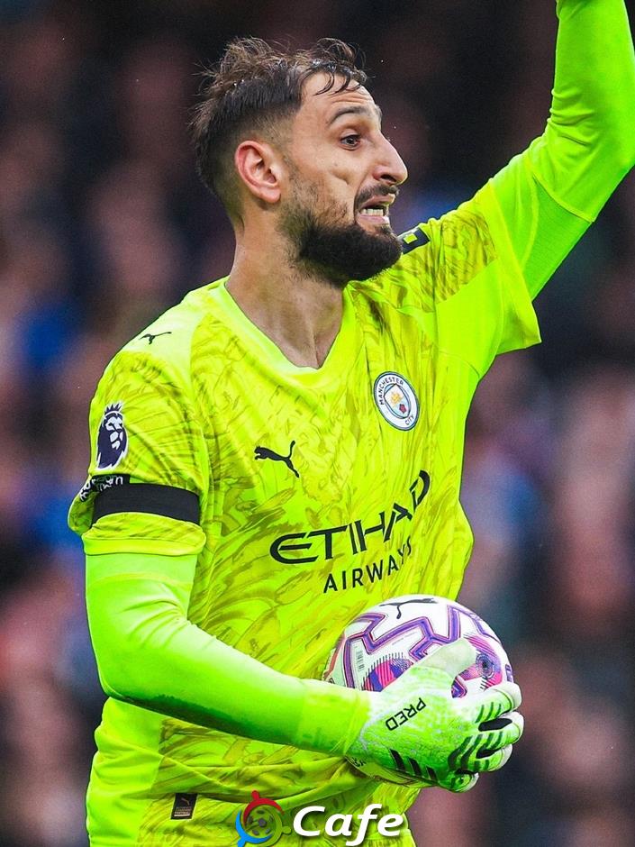 Với Gianluigi Donnarumma, Man City lại cười nhạo MU
