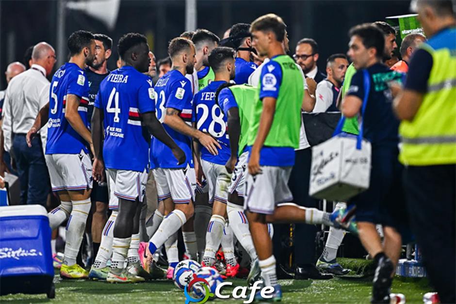 Bạo loạn xảy ra khiến trận play-off trụ hạng ở Italia bị hủy