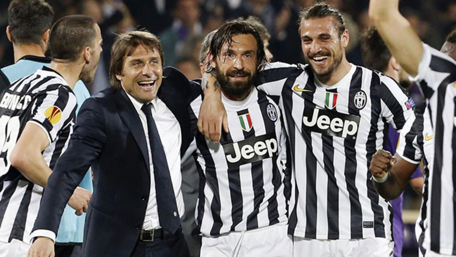 Conte lần đầu đối đầu trực tiếp với fan Juventus thù địch