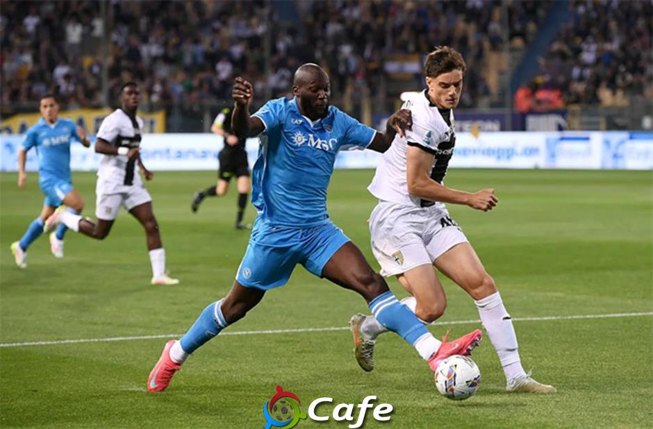 Đua vô địch nghẹt thở ở Serie A