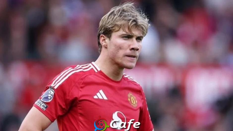 Fan MU thừa nhận sự thật đắng lòng sau khi Hojlund ghi bàn cho Napoli