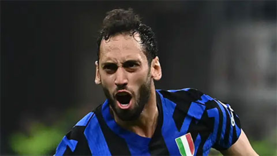 Hakan Calhanoglu khó rời Inter vì… Osimhen