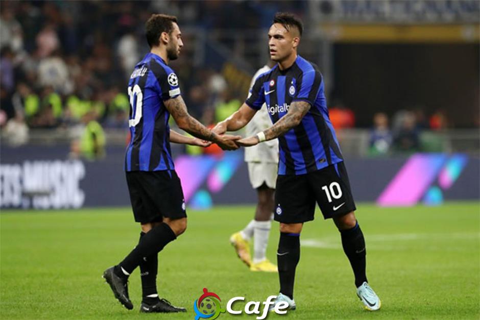 Hakan Calhanoglu khó rời Inter vì… Osimhen