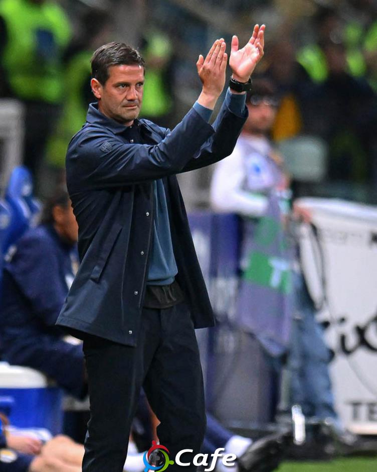 Inter chính thức bổ nhiệm tân HLV Chivu