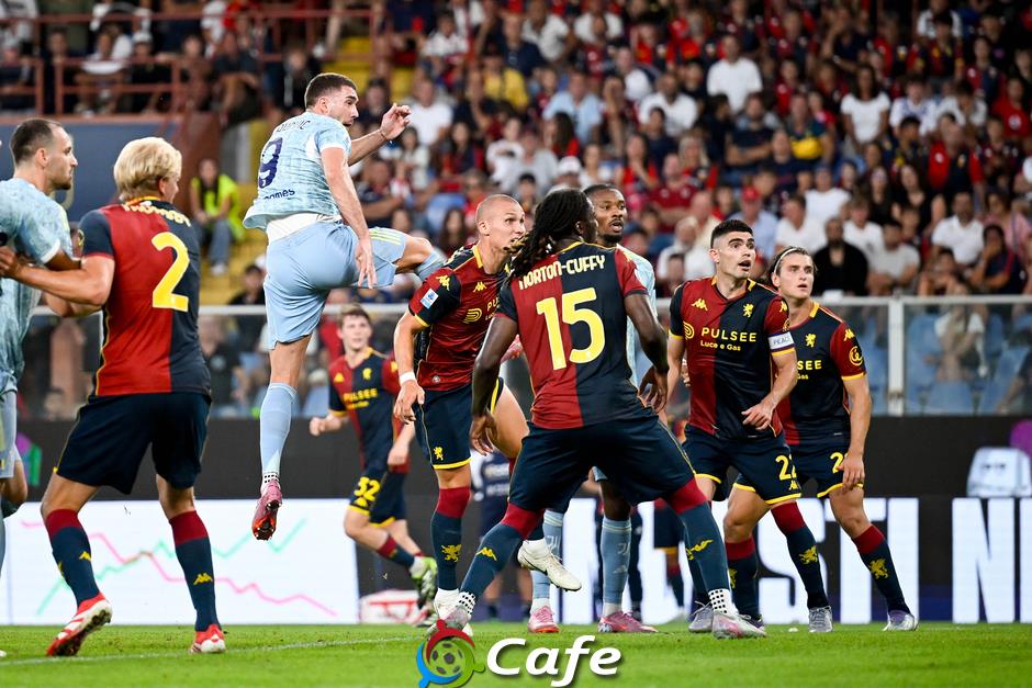 Juventus quyết liệt đeo bám Napoli, Inter 'ngã ngựa'