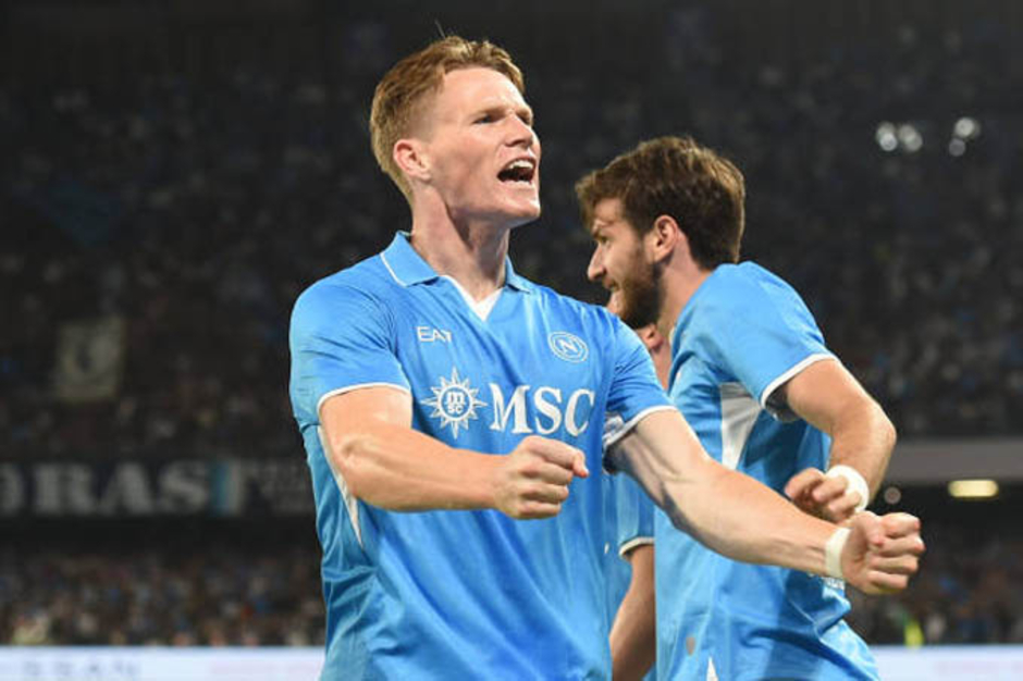 Napoli lên đỉnh bảng, Conte nức nở khen McTominay