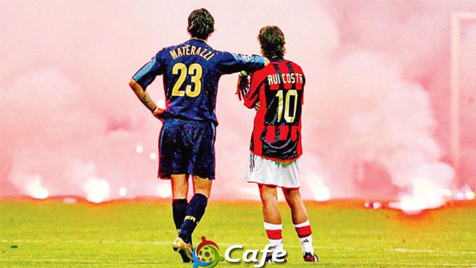 Sự thật phía sau bức ảnh kinh điển của trận derby Milan đầy khói lửa