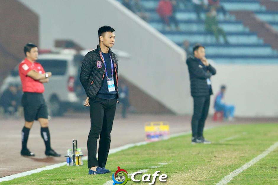 Bình Dương bất ngờ chia tay HLV Nguyễn Công Mạnh