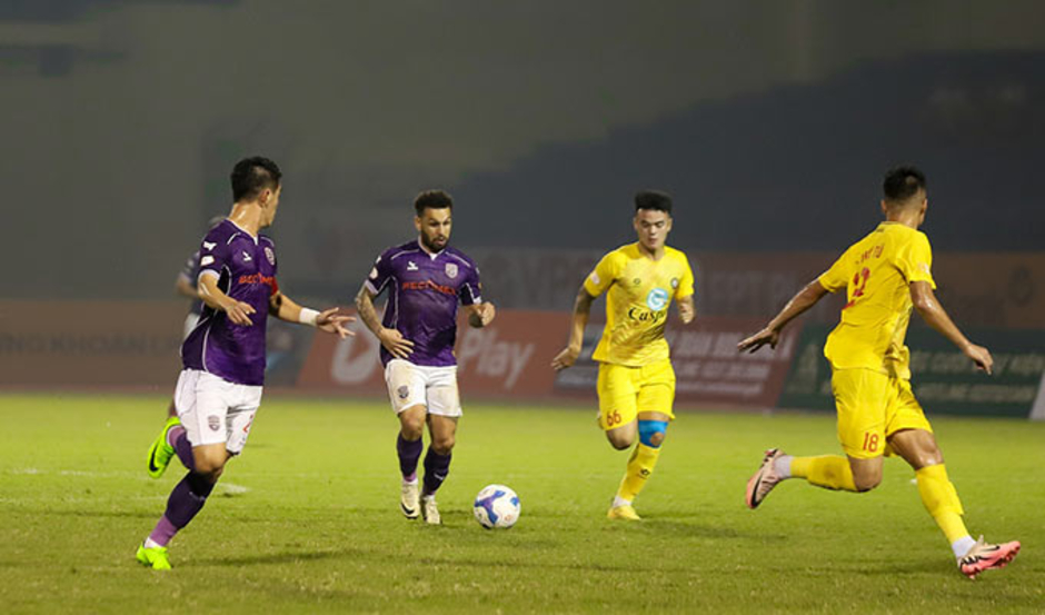 Bình Dương sẽ vô địch V.League với cặp tiền đạo Tiến Linh - Đức Chinh?