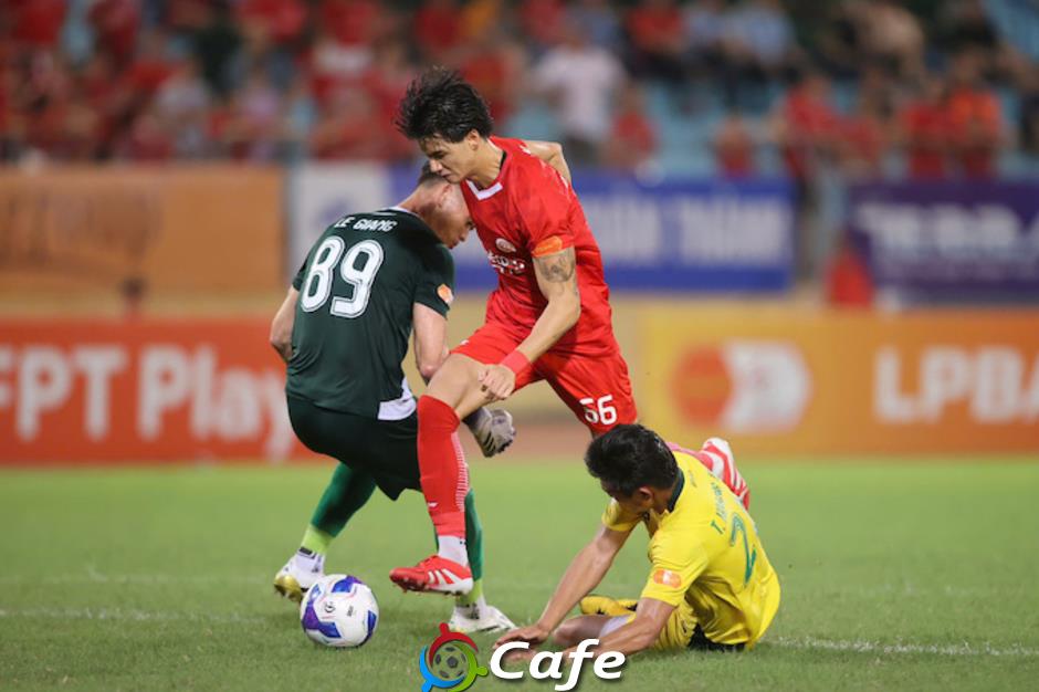 Cơn ác mộng sau 'trăng mật' của HLV Lê Huỳnh Đức