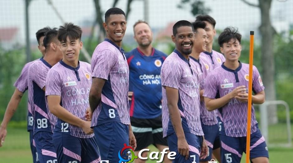 Cuộc đua vô địch V.League 2024/25: Còn chơi là còn hy vọng