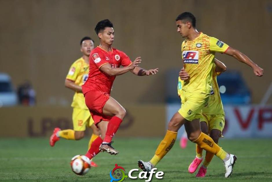 Đằng sau chuyện CLB Công an Hà Nội giữ chân Văn Thanh
