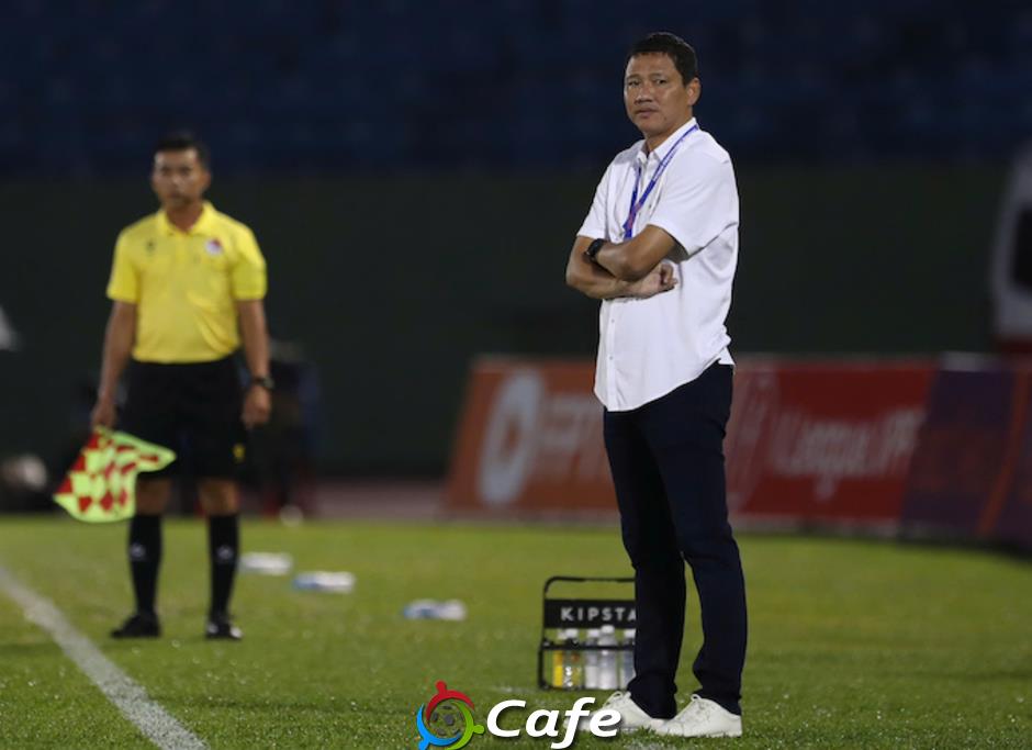 HLV Nguyễn Anh Đức: ‘Trọng tài đã khá nặng tay với Becamex TP.HCM’