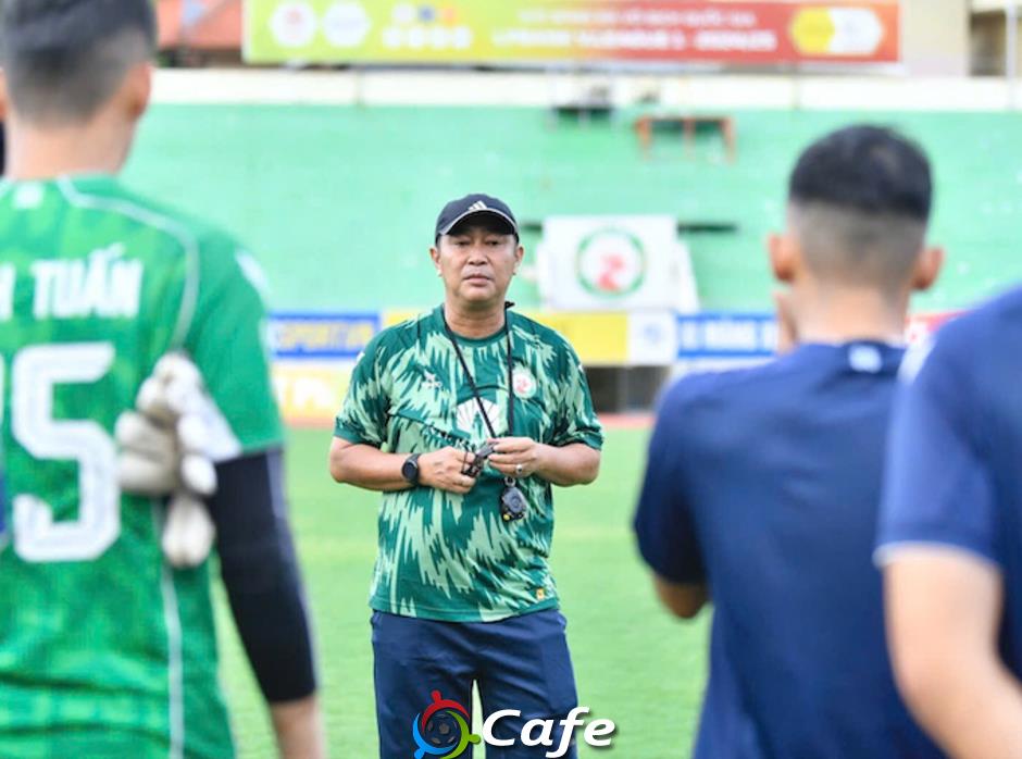 HLV Trần Minh Chiến chia tay CLB Bình Định