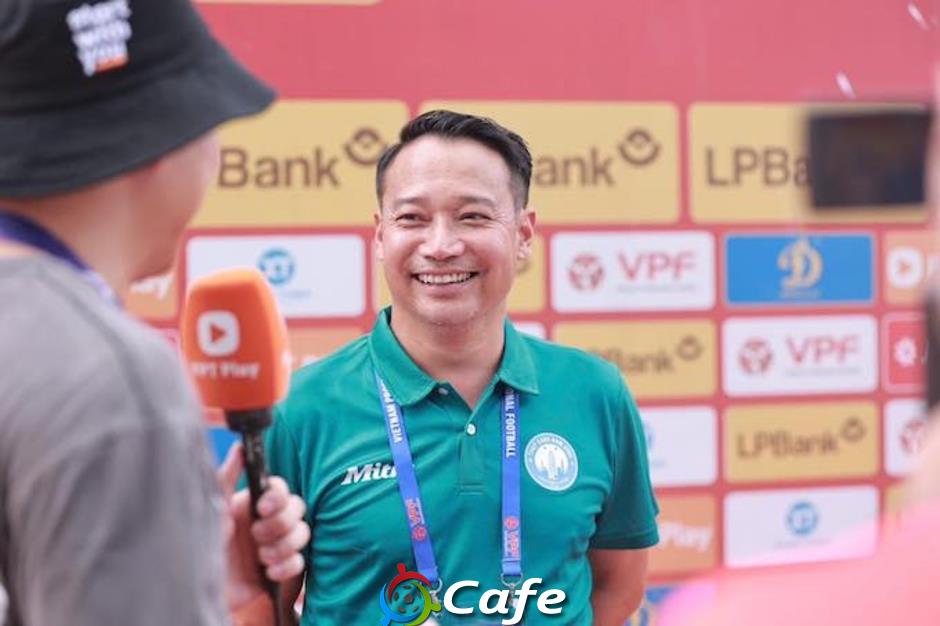 HLV Vũ Hồng Việt: ‘Tôi từng không tin Nam Định sẽ vô địch lần thứ 2 liên tiếp’