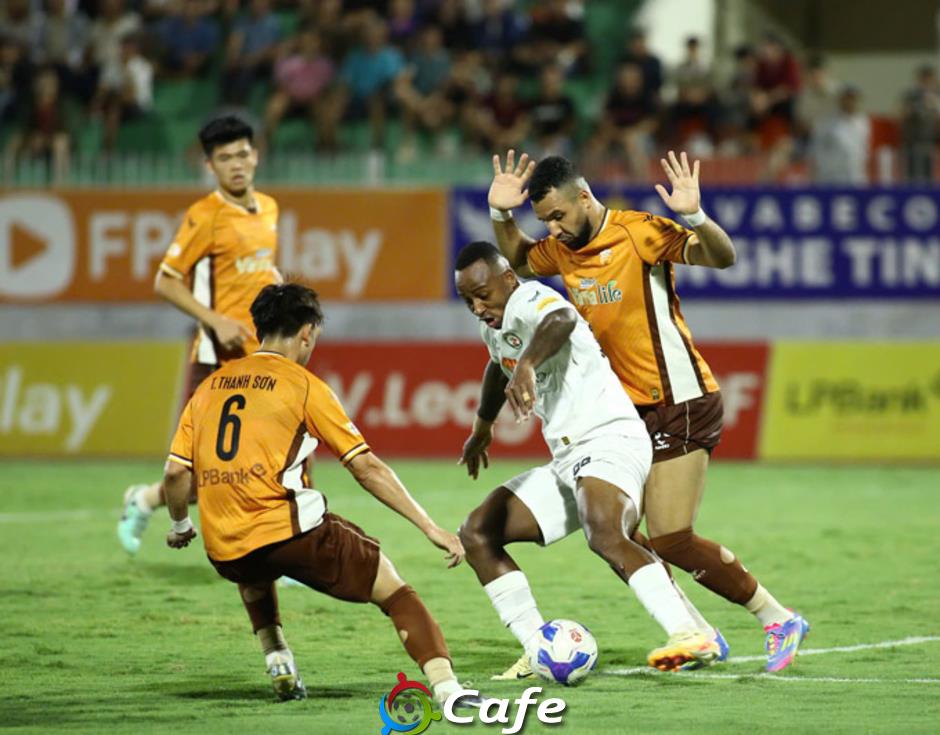 Kết quả Bình Định 2-1 HAGL: Thẻ đỏ, penalty và cái kết đầy bất ngờ 